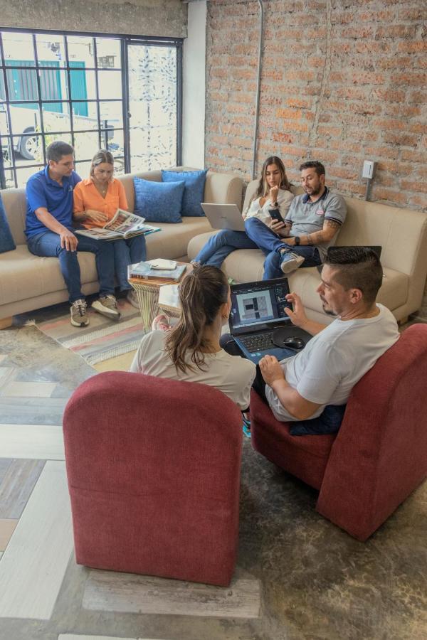 Ventiuna Hotel Y Coliving Перейра Екстериор снимка