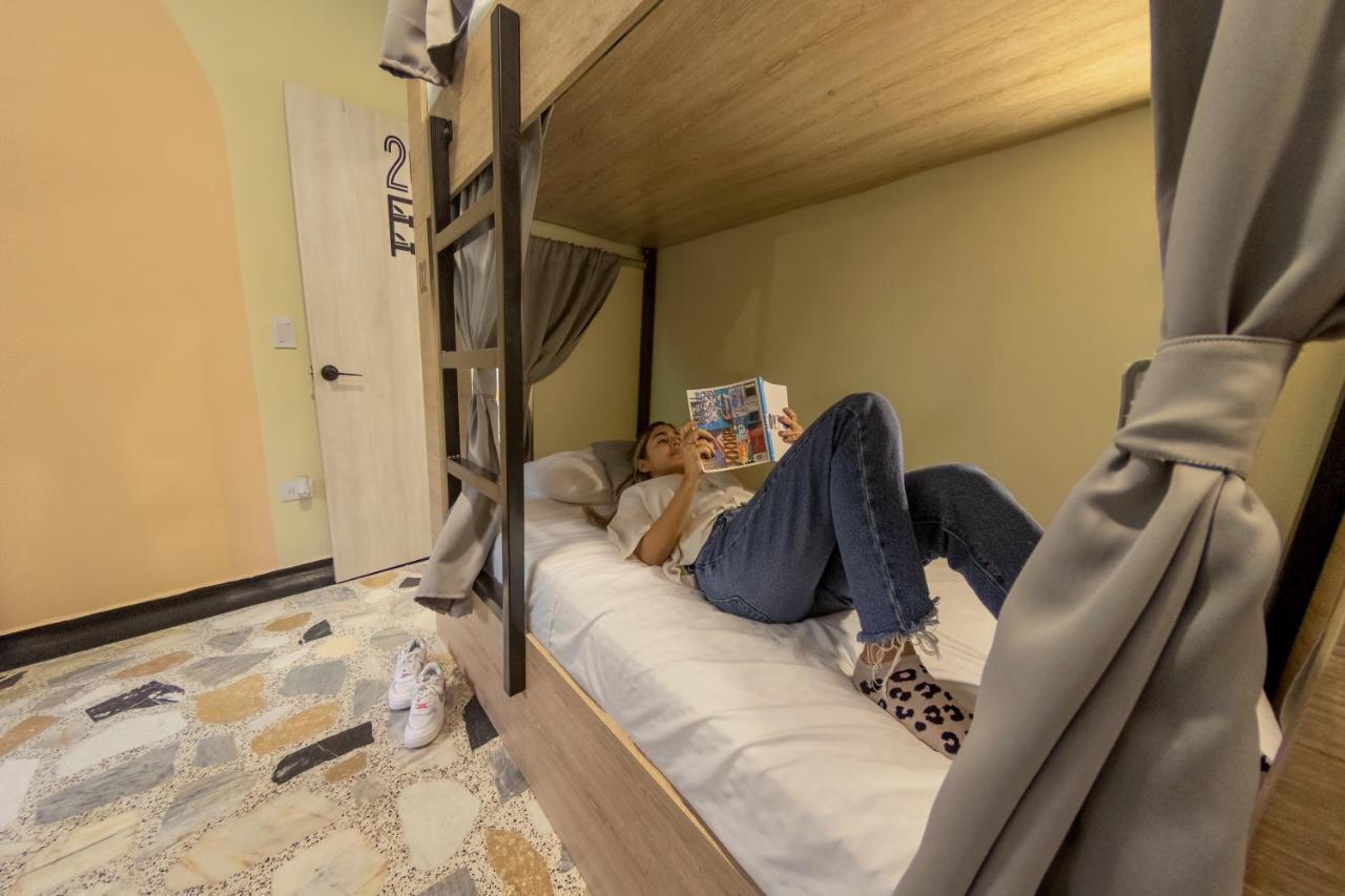 Ventiuna Hotel Y Coliving Перейра Екстериор снимка
